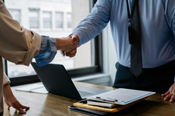 Kỹ năng kiểm tra, đánh giá, thu thập thông tin khi xác lập Hợp đồng