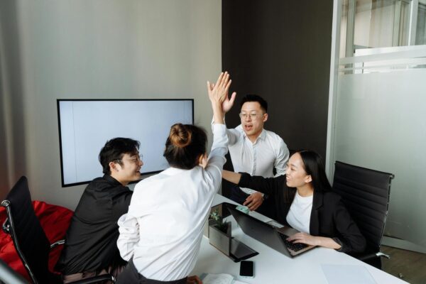 Đầu Tư Từ Việt Vam Ra Nước Ngoài: Thủ Tục Thông Thoáng, Mở Đường Cho Doanh Nghiệp Việt Vươn Tầm